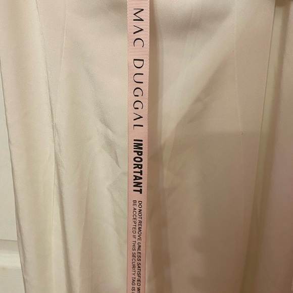 NWT Mac Duggal Crystal Embellished Strap Gown NWT size 4 White - Picture 6 of 11